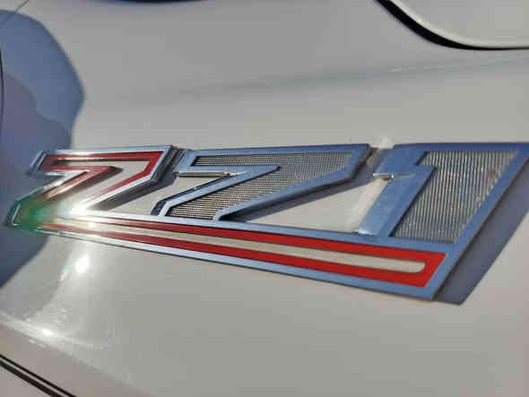 بابين صبغ فقط حادث امريكا فقط. 

ماشية ٤٤ كيلو  فول ١/١  

كشن سياحي  مكاني بغداد الدورة 

*********** 

السعر ٤٦  وتم تنزيل سعر   مستعجل على بيع سيارة جديد وجاهزة  دينار متصرف عليها
