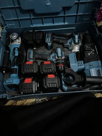 عده شحن متكامله استعمال قليل  كوسره شحن+دريل لقمه شحن+دريل فتح وشد شحن...