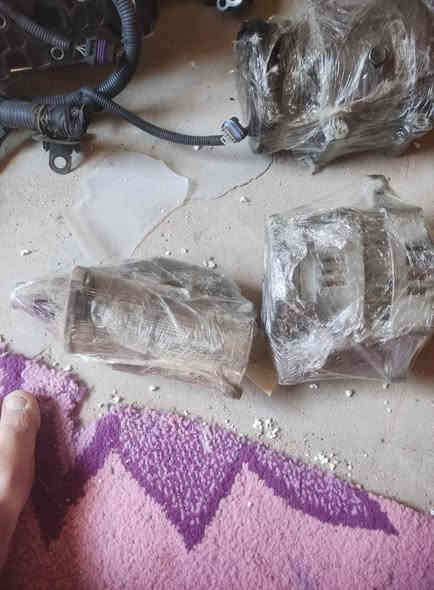 السلام عليكم
دكشن +نوزلات +جويتر اي سي +سلف داينمو+ كمبريسر تبريد +مجاول 
شرط گصة مع المكينة فقط تم اخذ المحرك طابوگة والباقي موجود البعض يعمل افيو والبعض الاخر اوبترا الي يحب يتواصل 
***********
