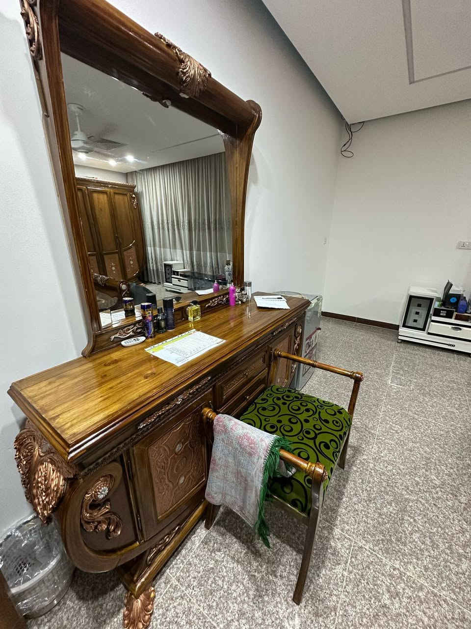 غرفة نوم ( زان مصري ) نضيفه ومرتبه وحلوه / كركوك/ السعر 1.500
***********
واتساب 
(بيها مجال)
