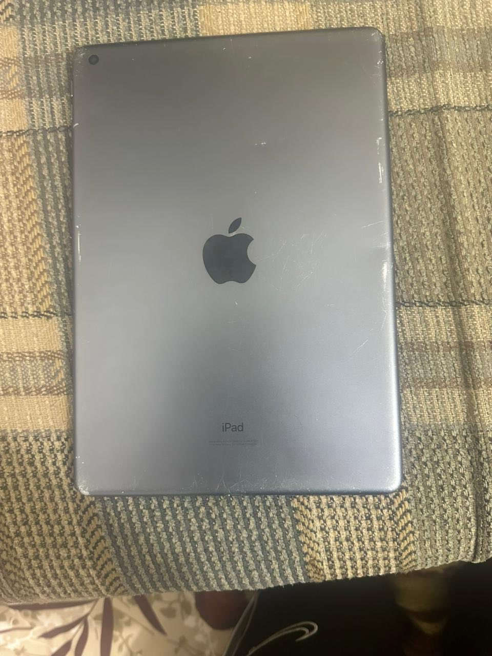 سلام عليكم ايباد 7 ذ32بطاريه 82الاصليه شاشه اصليه بس البصمه ما تشتغل مراوس مبايل أو ايباد تسعه حتلو ذ64 أو للبيع هاذ رقمي متواجد فقط واتساب ***********
