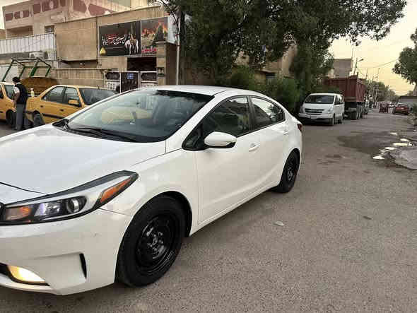 السلام عليكم كيا فورتي وارد أمريكي موديل 2017 حادثها جاملغ وبنيد نفسهن راجعات السيارة ليبل واحد  مواصفات عادية ماشية 107 مكينة وكير وكهربائيات وحدادية خير من اللة  رقم سليمانية تريد تحويل تريد وكالة بسمك عنوانها بغداد كمالية حي الزهراء 
سعر 130 وبيها مجال 
***********
