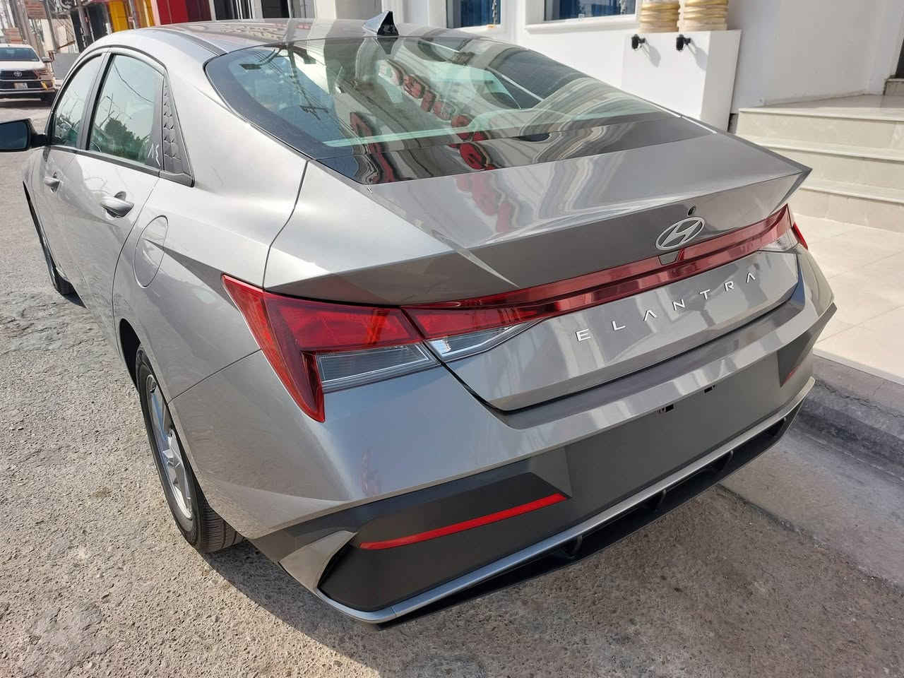 النترا ٢٠٢٤ دخول جديد السيارة بدون صبغ (الايرباك سليم) ماشية ٣١ الف موجودة بالانبار
صاحب السيارة ***********
