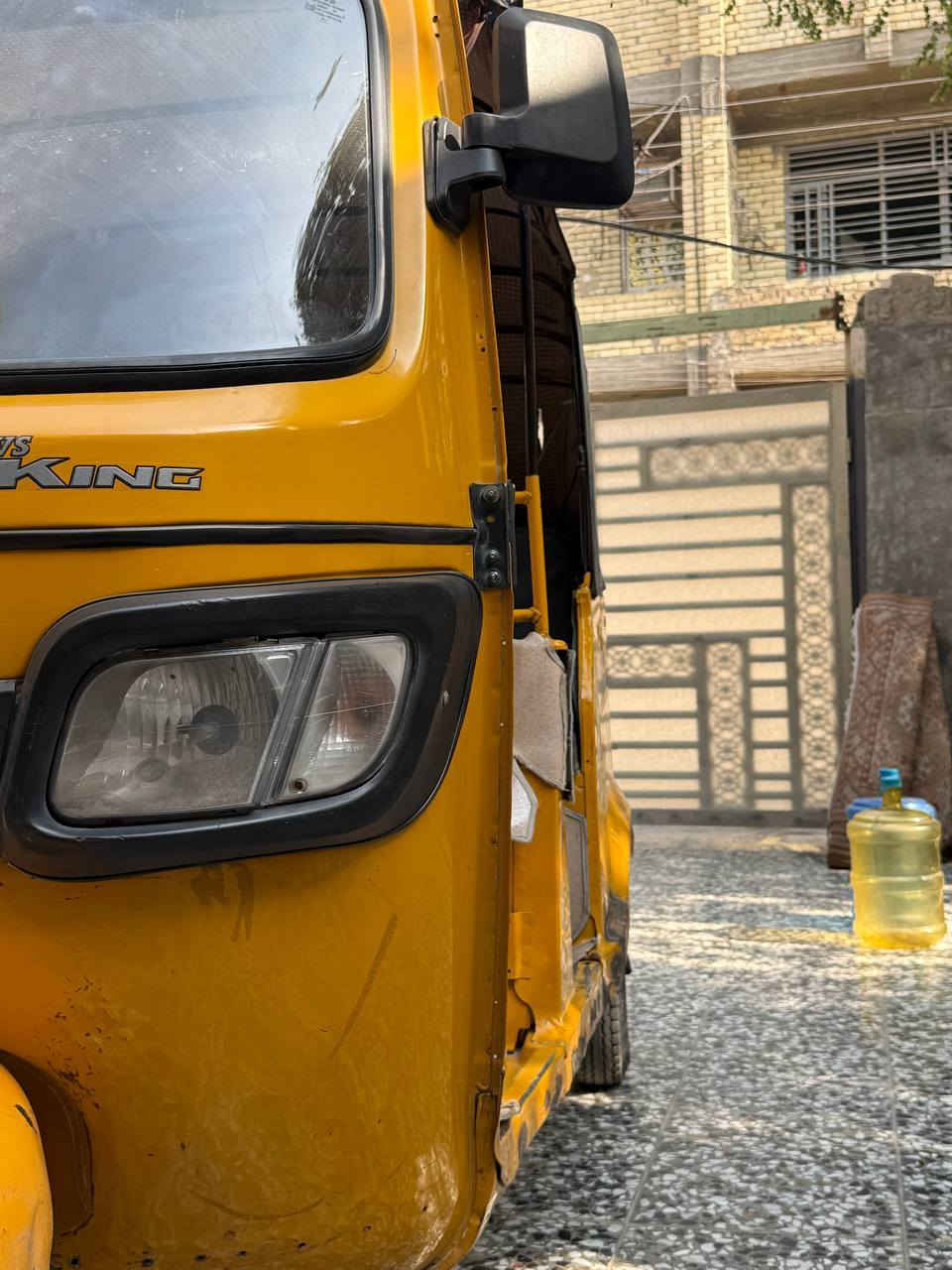 سلام عليكم تكتك TVSمديل 2020 رقم كربلاء تكتك محرك مال 22 محرك مكفول كشر مابي اي ضربه فقط تلحيضات بسيطه تكتك عوزهة ترتيب  معممر دوسات بس ماصابغهن مثل ما موضح بصور عوزهة صليب +جاملغ +جادر دشبول بيهة مال22 صفاحه موس مابيه اي شي نصبتهة كلش حلوه بس يحتاجلهة ترتيب تخم تاير جديد باتري جديد تحويل شوكت متريد كهربايات كلهة شغاله تكتك نكره سلف مال عيشه سعرهة 4100 قفل قفل مكاني بل امين قرب مركز شرطة هاي كل تفاصيل موجوده
***********
