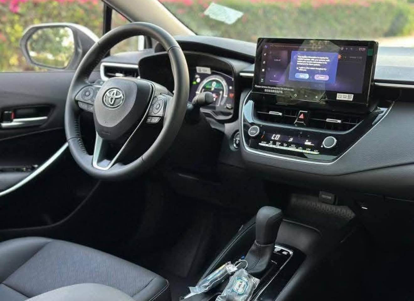 تيوتا كورلا 2025 هايبرد 

سيارة زيرو وجديدة 15 يوم مستعملة وماشية 1.8كم
 
فول فول مواصفات 

5 كاميرات 
بصمة 
سلايت 
رادار امامي 
رادار جانبي 
تحديد مسار 
كورز سرعة 

السيارة رقم نينوى وبأسمي تحويل وكالة بشرط 

للاستفسار التواصل على الارقام :-
***********
*********** موصل, نينوى
