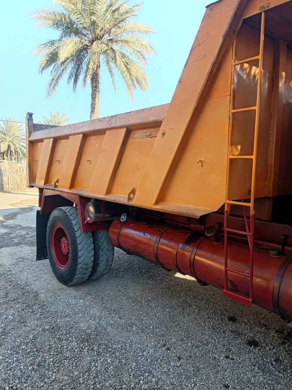 للبيع تك ٨٢ بلاديه ***********    ***********
