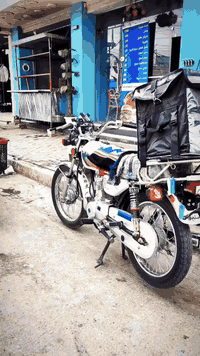 السلام عليكم دراجه نامه متياز سكنر للبيع مديل 2025 ويها غراض هم هديه سعر 650 نضيفه حيل برغي مامفتوح بيهة *********** رقم 24 ساعه متواجد
