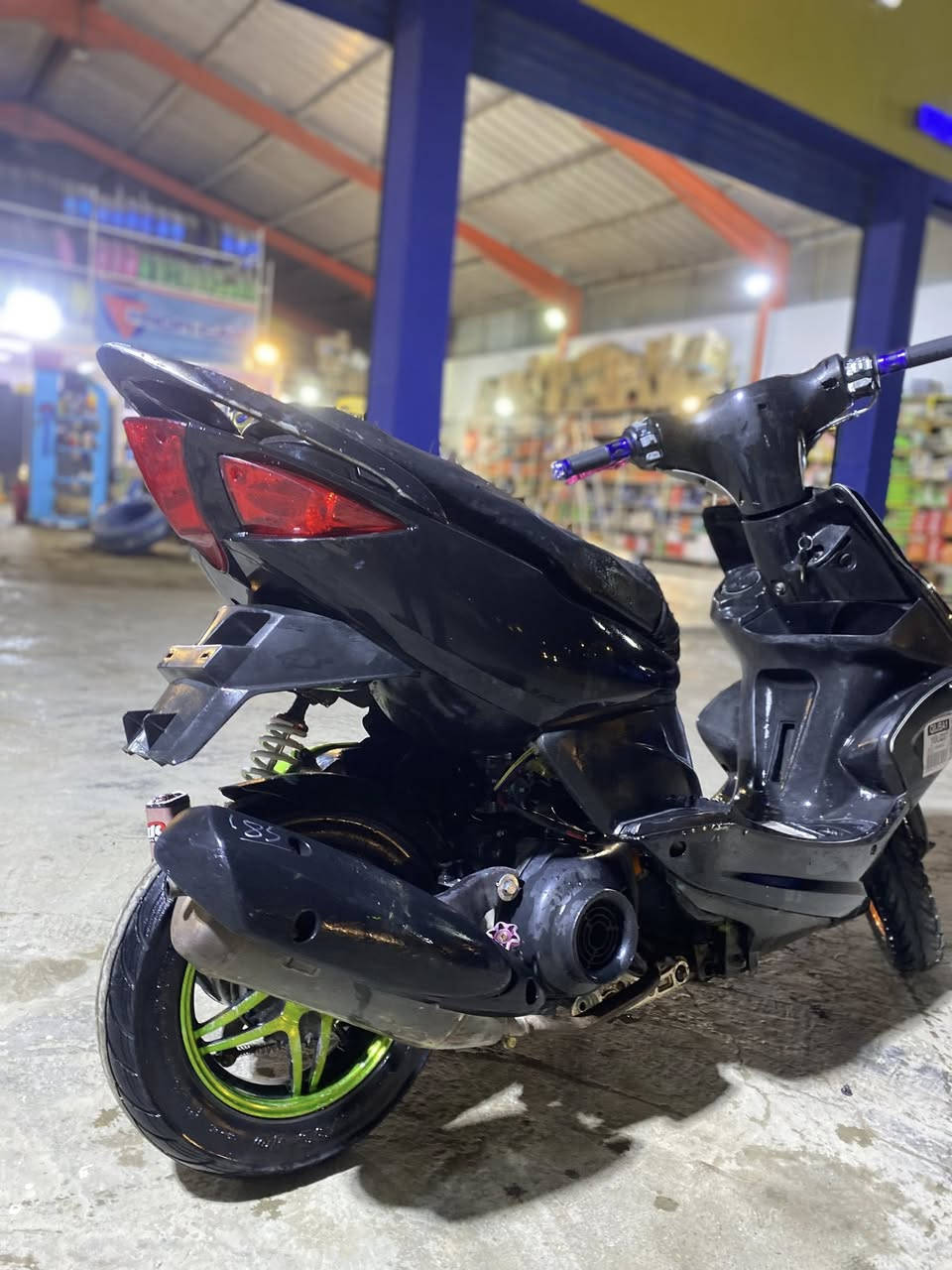 سلام عليكم دراجه ماكس مضلع كابريتر دراجه حلوه بس بيها نواقص سعرها مناسب 350 ***********اتصل ودلل
