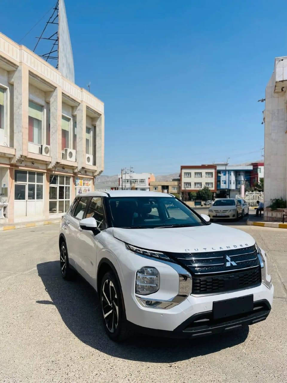 اقرا المنشور زين اذا شراي اتصل
𝐌𝐈𝐓𝐒𝐔𝐁𝐈𝐒𝐇𝐈 𝐎𝐔𝐓𝐋𝐀𝐍𝐃𝐄𝐑

ميتسوبيشي اوتلاندر

 موديل :2023

رقم دهوك ترقيم جديد

للبيع فقط

فول بدون فتحه
 فقط

  7 راكب

عداد  المسافة

30000 الف mi

حجم المحرك : 2.5L ( 4,سلندر )

 دعاميه مبدل  فقط

 معه ايرباك استيرن سستم

وبيها

 3  قطع كلير

بدون ظربه او دواخل

بجم امامي خلفي كبس

 مواصفات  

SE

دةبل اكسل 
 و6 مودات قياده

3 كير أوتو وعادي وشفتات بلاستيرن 

بصمة ابواب 

بصمة تشغيل 

 5 كاميرا °360

‏‎كاميرا امامي

كاميرا جانبي

كاميرا خلفي

هاند بريك بصمة

اوتو ستوب (𝐀𝐔𝐓𝐎  𝐒𝐓𝐎𝐏)

رادار امامي (تحديد مسار)

رادار جانبي  (نقاط عمياء)

رادار خلفي (التحذير من الاصطدام)

حساسات امامي

حساسات جانبي 

حساسات خلفي 

إشارات بلمري 

مري شفط

كشنات جلد شامو وقماش

كشن السايق كهربائي

كشنات
 امامي خلفي هیتر

تحكم استيرن 

تبريد لمس 

تبريد مركزي قطعتين

صندوق شفط كهربائي 

لايتات (𝐋𝐄𝐃) 

عدسة زينون 

بكلايتات (𝐋𝐄𝐃)

ويل 20

بعد هوايه مواصفات 

صور الحادث ورقم الشاصي مرفق مع صور

‏‎تفاصيل اكثر الاتصال علی ارقام التاليه  

مكان السياره عقره دهوك 

‏ WhatsApp
  كورك

 ***********

اسبا

*********** دهوك, العراق
