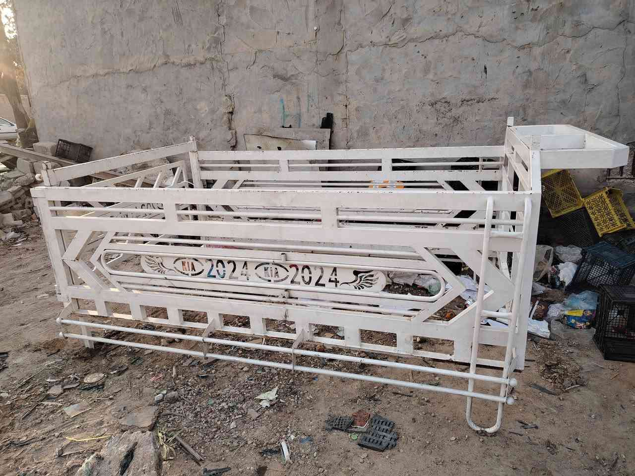 سلام عليكم محجر كيه نثيه للبيع محجر تفصال جديد مثل ماواضح بصوره وحلا بلواقع مكان كربلاء السعر 425 رقم الهاتف ***********
