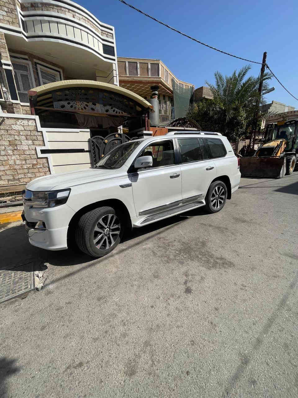 السلام عليكم 
لاندكروز ٢٠١٩ ساز 
فول موصفات 
مكفولة كفالة عامةمن كلشي 
صور السونار مرفقه بالمنشور رقم اربيل تحويل مباشر 
مكان السيارة 
ديالى بعقوبة 
سعر555$
وبيها شوي مجال 
***********
