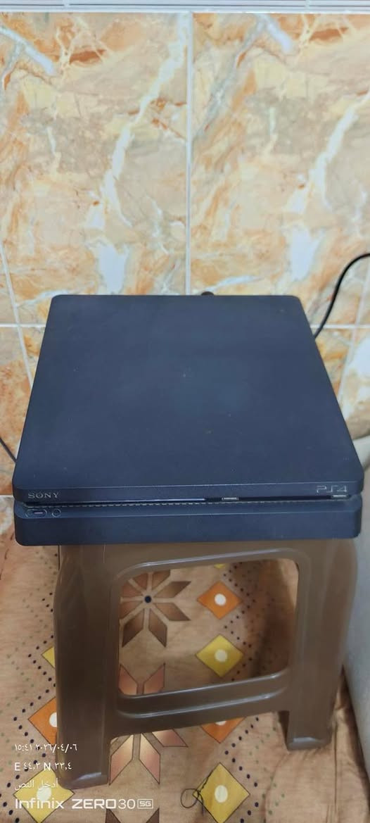 جهاز PS4 سعة 500G0
وياه 3 جويستك 🕹️🕹️🕹️

الألعاب:
🎮 Red Dead Redemption 2
🎮 GTA V
🎮 Uncharted 4
🎮 FIFA 2017

الجهاز شغال وحالته جيدة ✅
السعر: (250)
اتصال(‭٠٧٨٧ ٤٥٧ ٠٢٣٦‬)
