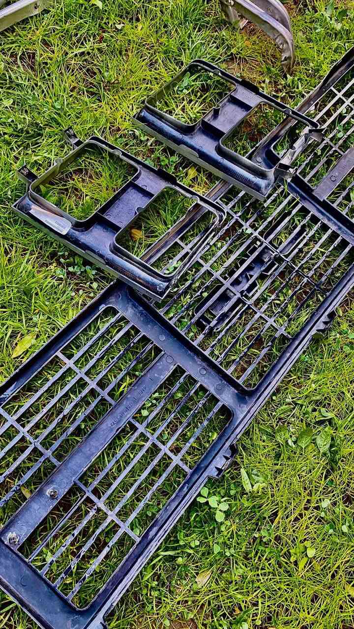 للبيع شباك+جنابر لايت+نيكل جاملغات
سعره 150 الف مع توصيل 
***********
