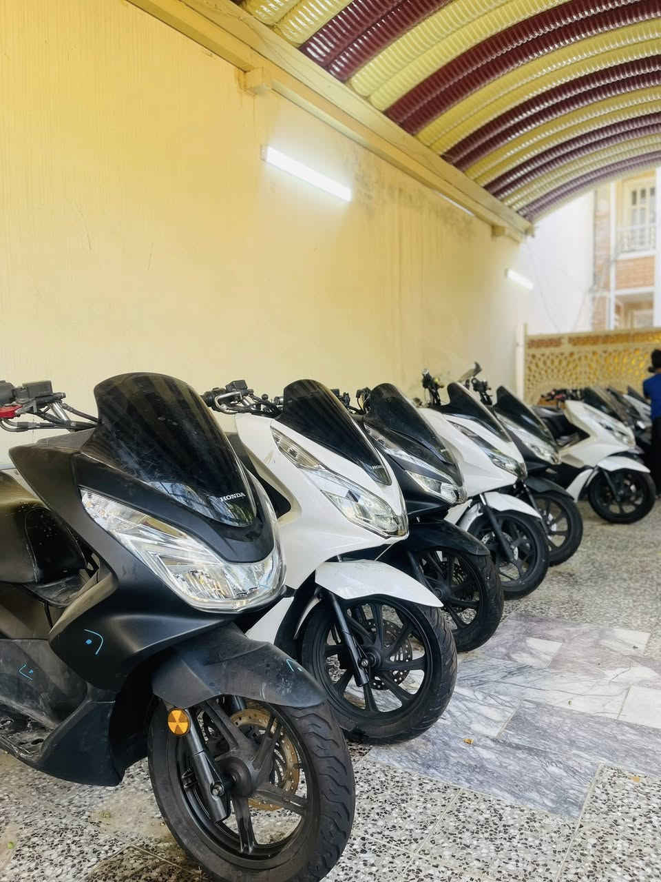 سلام عليكم حبايب عيد مبارك على جميع
اليوم تم وصول وجبة pcx
وتي ماكس
بسعار مناسبه وجواء السوك
متوافر ادوت حتياطه الpcx
مكان بغداد الشعب 
تواصل مع  رقم *********** صادق محمد
