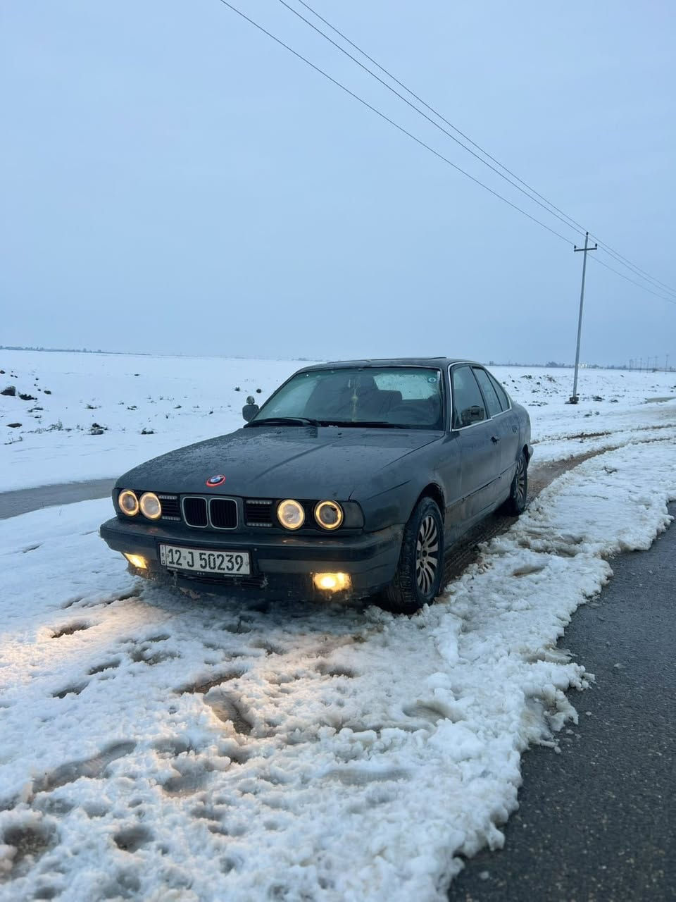 سياره بيم 525محرك  520فل كير عادي رقم دولي بسمي كابون بنزين السياره صبق  جمالي***********
