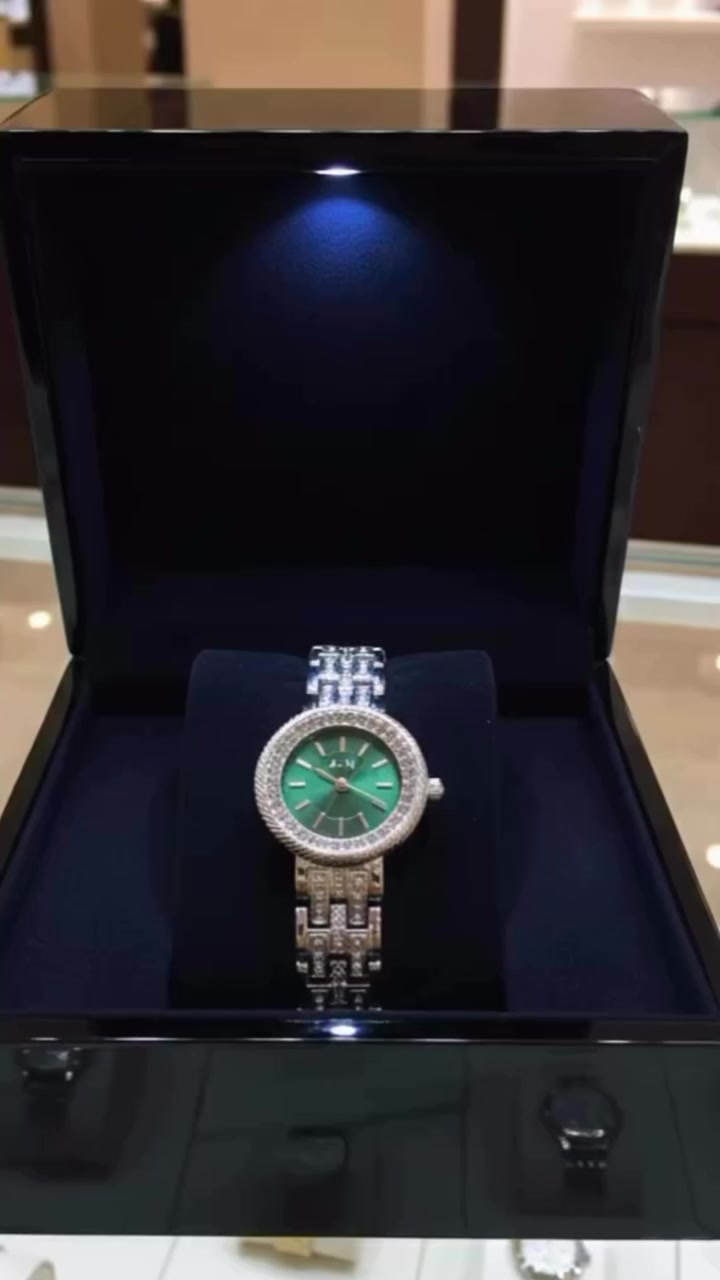 محل سيما للاكسسوارات 
احلى الموديلات بأعلى كوالتي 💯💯يم سيما ساعات نسائي 
الجديد والحصري والمميز  تخفيضات بمناسبه عيد المعلم ولمده اسبوع فقط. سعر الساعه السابق 15.000 السعر الحالي 10.000 الف فقط. العنوان:#كربلاء_شارع_السناتر_مجمع_كربلاء_التجاري #يوجد_لدينا_خدمة_توصيل


**إذا كنت صاحب هذا الإعلان وتريد حذفه لأي سبب، رجاءا أرسل رسالة إلى الدعم الفني**