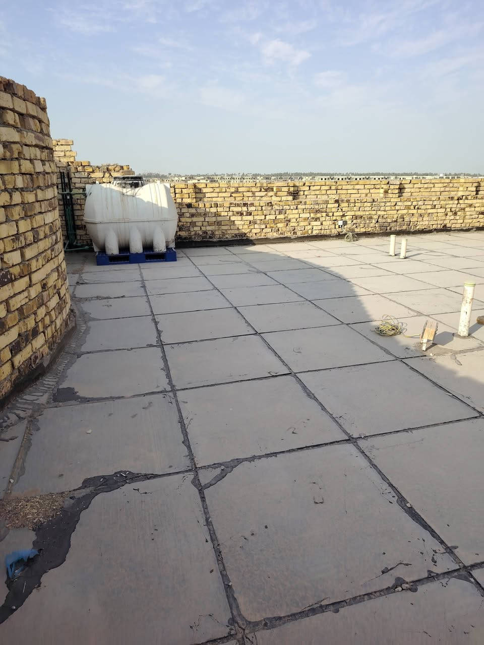 السلام عليكم ورحمة
بيت للبيع   خلف مجمع الاسراء حولي الاخصيمه توزيعة البلديه الشهداء والجرحى مساحه ٢١٨ واقع حال ٢٤٠ ركن على شارع ٢٠متر موقع مميز بناء حديث طابقين والثالث بيتونه ٥في٥ مطلوب اسكان ٦٥ مليون للاستفسار الاتصال على الرقم ***********
