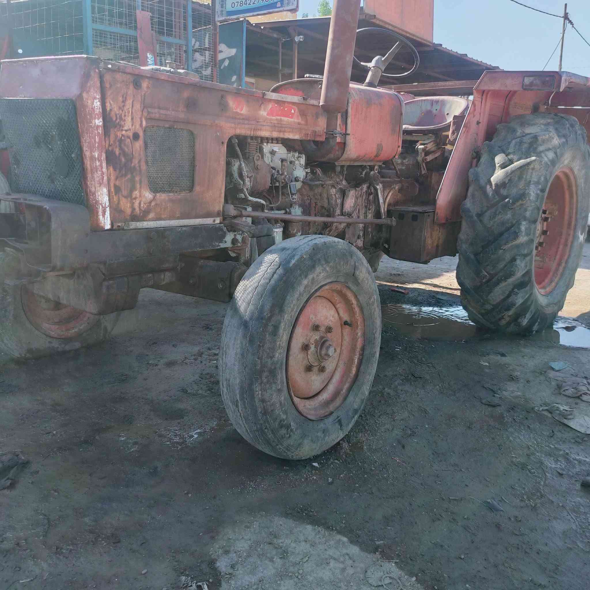 للبيع عنتر موديل 88 ابلاديه محرك وكير وجهاز الرفع درجه اولى شرط الفحص نگره سلف السعر 2600 مكاني بابل الحصوه.
***********
