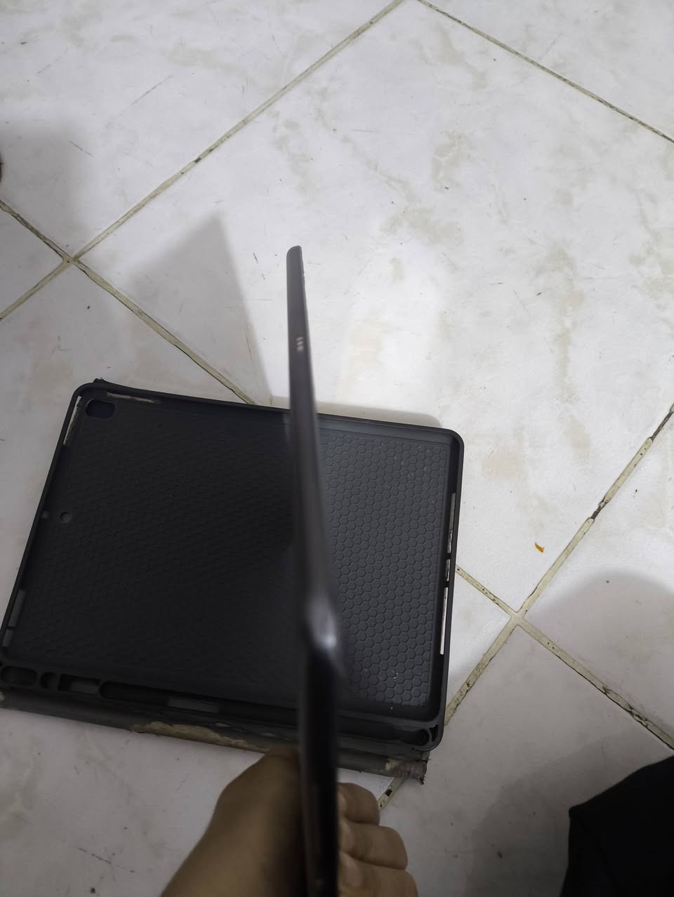 سلام عليكم ايباد 9 نضيف فقط البلازمه بيه فطور ذاكره 64الجهاز نضيف السعر 190وبي مجال قليل اتصال***********
