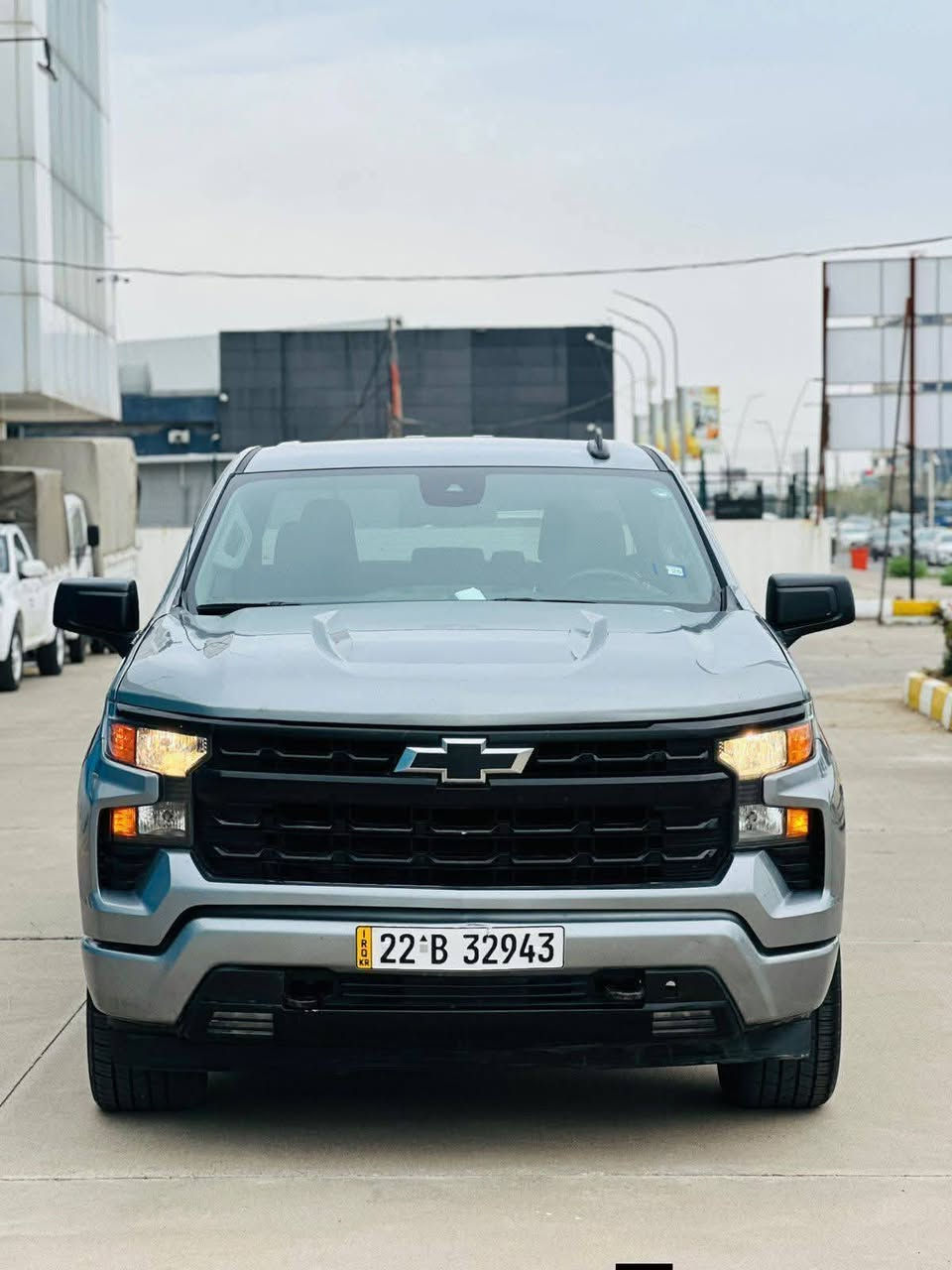 2024 CHEVROLET SILVERADO, C1500 CUSTOM
للبيع 
شوفرليت سلفرادو وارد امريكي موديل 2024

حادث حافه البنيد صبغ + باب خلفي ايمن
صور حادث موجود 👇🏻

باقي السيارة مكفولة شواصي مكفولة

سعر 265 ورقة 

حجم محرك 2700 تون تيربو ✈️✈️

بصمة تشغيل وتشغيل عن بعد 

رادار امامي تحديد مسار توقف ذاتي

باب طويل بدي قصير المرغوب 

قطعتين تبريد 

شاشة وكامرة دوارة

رقم اربيل الجديد  
📞***********☎️***********
مكان السيارة اربيل (معرض اربيل كارس )
