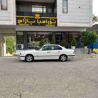 بي ام و ٥٢٠ • سقف سلاید • زینون