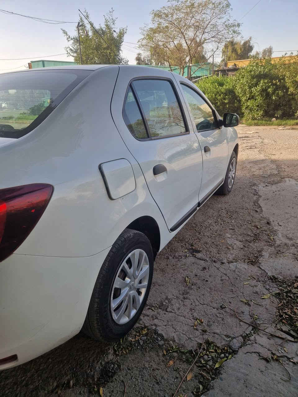 رينو سنبل موديل 2018
مكفوله من الصبغ

طخات صغيره وبسيطه

محرك حاوويه جديد ممفتوح

تبريد شغال
تخم تاير
صدر ممتاز

غير مطلوبه للشركه العامه للسيارات

السعر 79 ورقه

العنوان بغداد الكرخ العامريه

***********

***********
