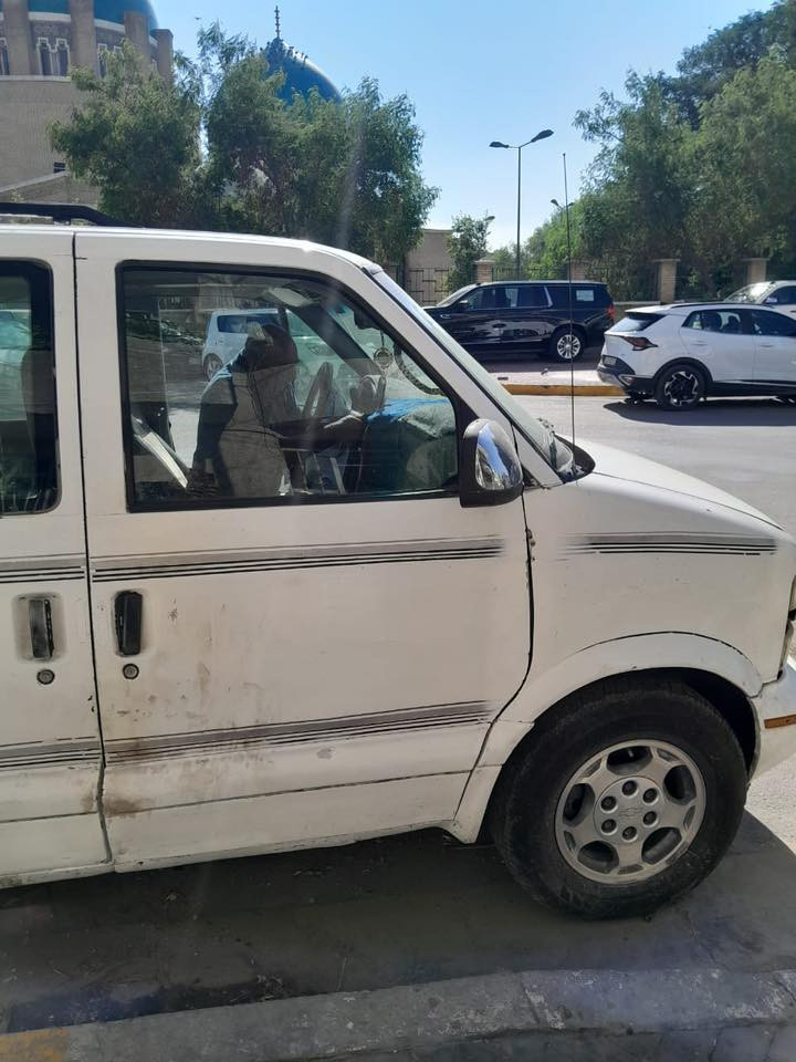 السلام عليكم شوفر ليت فان استرو موديل ٢٠٠٣ ....السعر ٤٠ ورقة وبيها مجال...هزه جديده رقم انكليزي جديد بغداد...التبريد قطعتين الكمبريسر عاطل محرك السياره جيد بدون تبخير...بيها بعض الأعطال البسيطة ...السيارة باسم والدي .. رقم هاتفك *********** موجود بعد الساعه الرابعة عصرا ... مكان السياره بغداد

