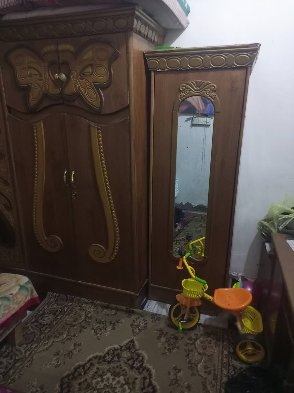 غرفه اخشاب صاج حيل نضيفه 5قطع سعرهه 550وي الدوشك ***********مكاني زعفرانية
