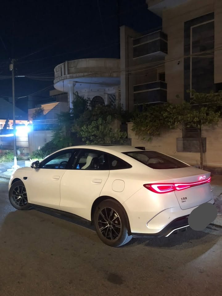السلام عليكم
بي واي دي 2025 فئة 06 فول بنوراما 13 كامرة داخل ابيض رقم بغداد تحويل مباشر 
مكفولة من الصبغ والبارد 
مكان السيارة بغداد 
السعر 26 مليون 
اتصال /*********** 
اي استفسار اتصال ع الرقم .
