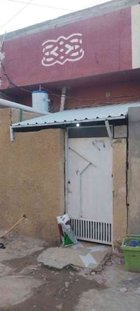 بيت للبيع مناصفه سند ٢٥ ٥٣ متر مرتب موقعه كميره شارع ايوب ابو جمله وره...