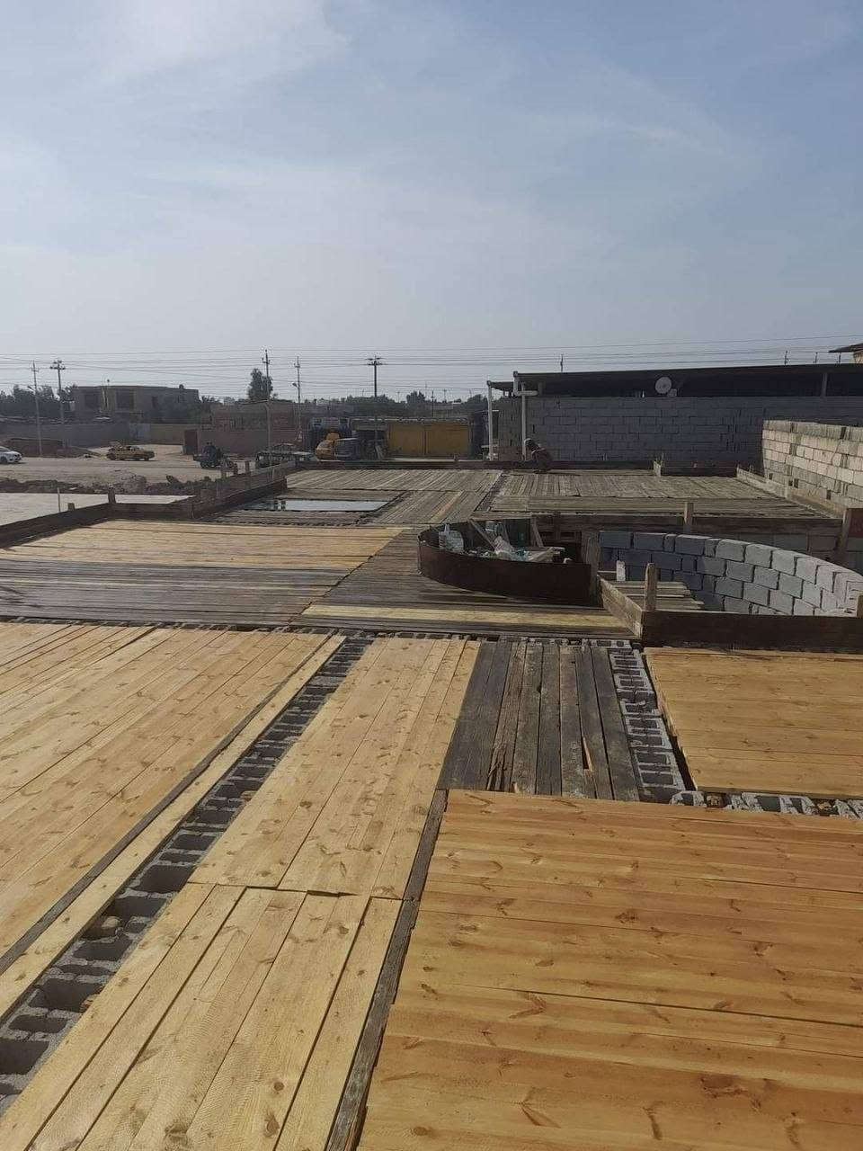 سلام عليكم إخوان أي واحد يحتاج نجار  أبو القالب يتضمن بيت هيكل نعمل في جميع الزبير بالأسعار المناسب ***********
