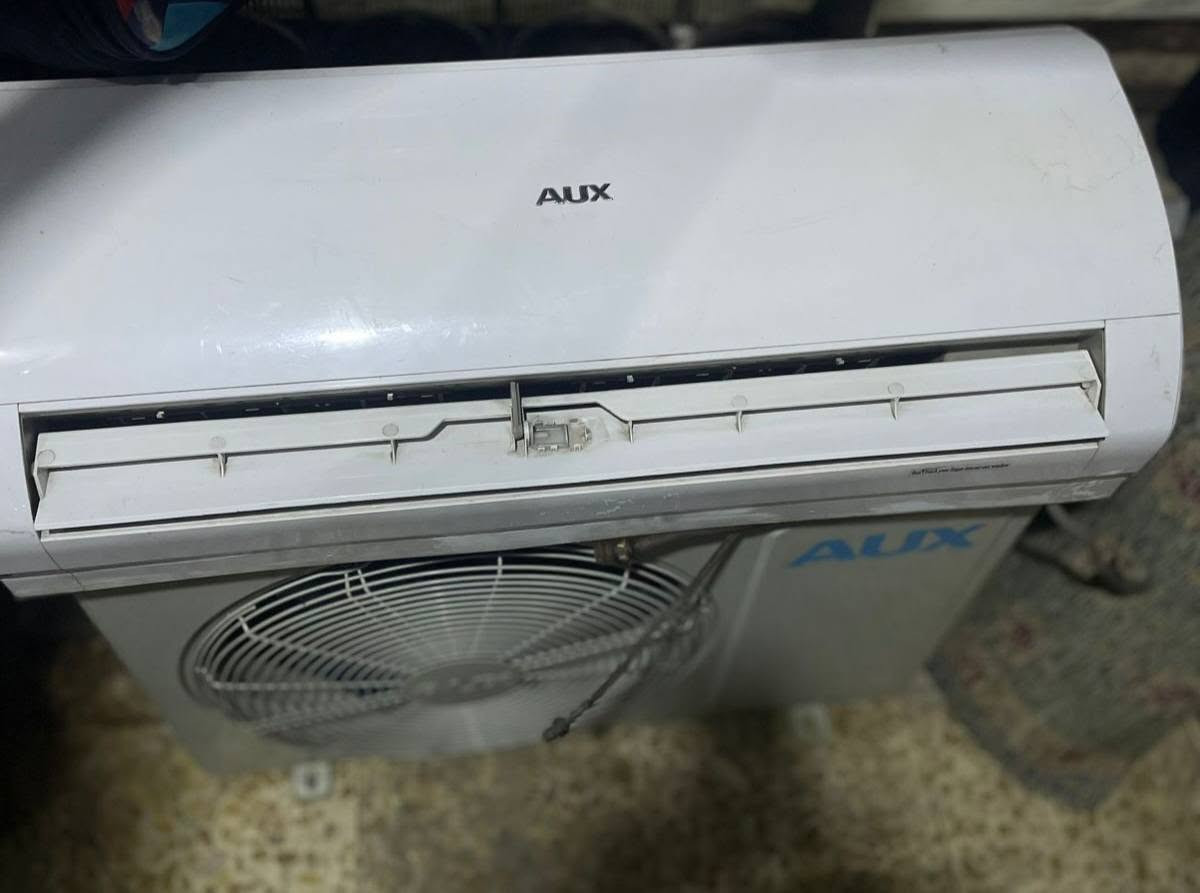 سلام عليكم للبيع
سبلت AUX كامل هوه وغراضه نضيف
سعره 350
مكان بغداد مدينة الصدر تواصل خاص 
وتساب 0‎777 659 6424


**إذا كنت صاحب هذا الإعلان وتريد حذفه لأي سبب، رجاءا أرسل رسالة إلى الدعم الفني**
