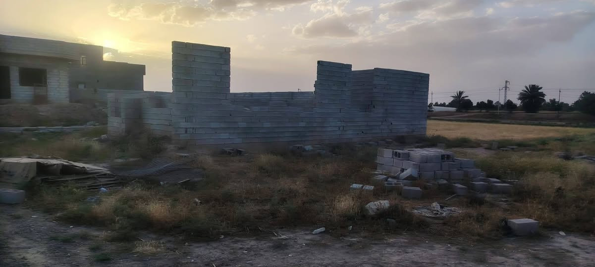 سلام عليكم هيكل لبيع المساحه 300وقطعه بصفه هم 300من ضمنه العنوان الضلوعيه قرب وادي الموت الرقم ‏‪***********
