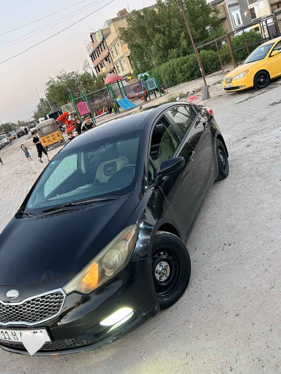 السلام عليكم
فورتي 2016 امريكي حادث جاملغ امامي فقط مبدل✅ . 

كير ومكينه وتبريد وحداديه خير من الله✅

ماشيه 147⏫

السعر 105 $وبيهه مجال

***********📞

