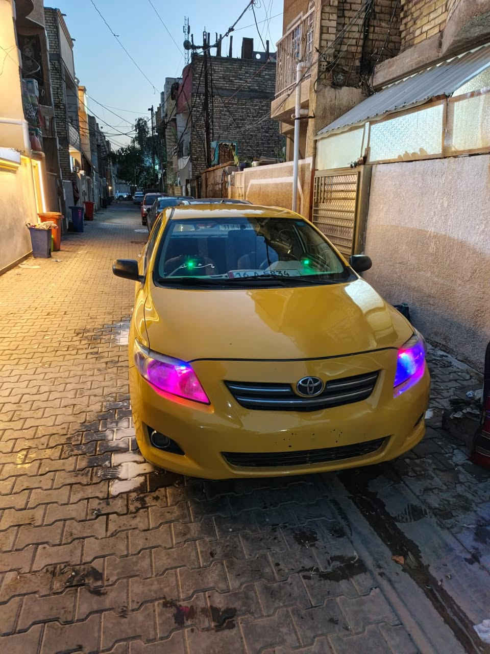 سلام عليكم كورله 2008سياره حلوه نصبته معمره ومصبوغه قبل فتره بيه تخات وصبغناه اصله بيضه خليجي رقم قادسيه مشروع وطني ارقام نكليزي وبسم عمي السياره يعني بسمنه كبل مكاتبه مروريه وتحويل ثاني يوم بيه بدايت نفخه تخم تاير جديد صدر امامي خلفي جديد تبريد نعمه زين 
مكاني الشعب حي اور  السعر 77
***********
