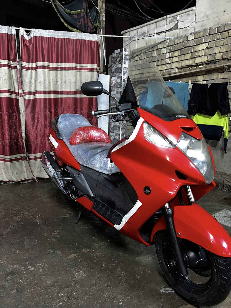 للبيع دراجة سلفر وينگ 600🍒
الدراجة دشبول نفخ تدفاء يدات نظيفة كلش، استعمال شخصي، مكفولة وما محتاجة شي نهائي.
المكينة 600 سي سي مكفولة من الفتح ناعمة ،بطناش شك الكاع.عليهة ادامة كاملة 
خرز كلج امام جدد مالوسي🍒
قايش جديد 🍒
ادامة كلج خلفي كاملة🍒
زوج بلاكات انچيكو جدد🍒
نوزلات ادامة عليهة 🍒
فيت بم جديد 🍒
ماي راديتر موريس جديد🍒
دهن اكسل جديد 🍒
دهن المكينة امزويل  🍒
عليهة منضومة زنون اصلي 🍒
دراجة اخت الرمبة تاخذهة بوجهك لشمال
دراجة مصبوغة لجمالية 🍒

شراي خابر وتدلل

📍 المكان: بغداد العبيدي 
📞رقم الموبايل:***********
💰 السعر:    $17   (قابل للتفاو
