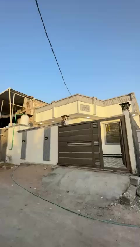 بيت البيع طابو زراعي عراقي أصولي المساحه البيت 200 متر يحتوي البيت على قرف عدد 2 واستقبال وصاله ومطبخ وصحيات العنوان البصره ابو الخصيب طريق العاكوليه السعر 95 وبي مجال الاستفسار انتصل على الرقم *********** بي واتساب
