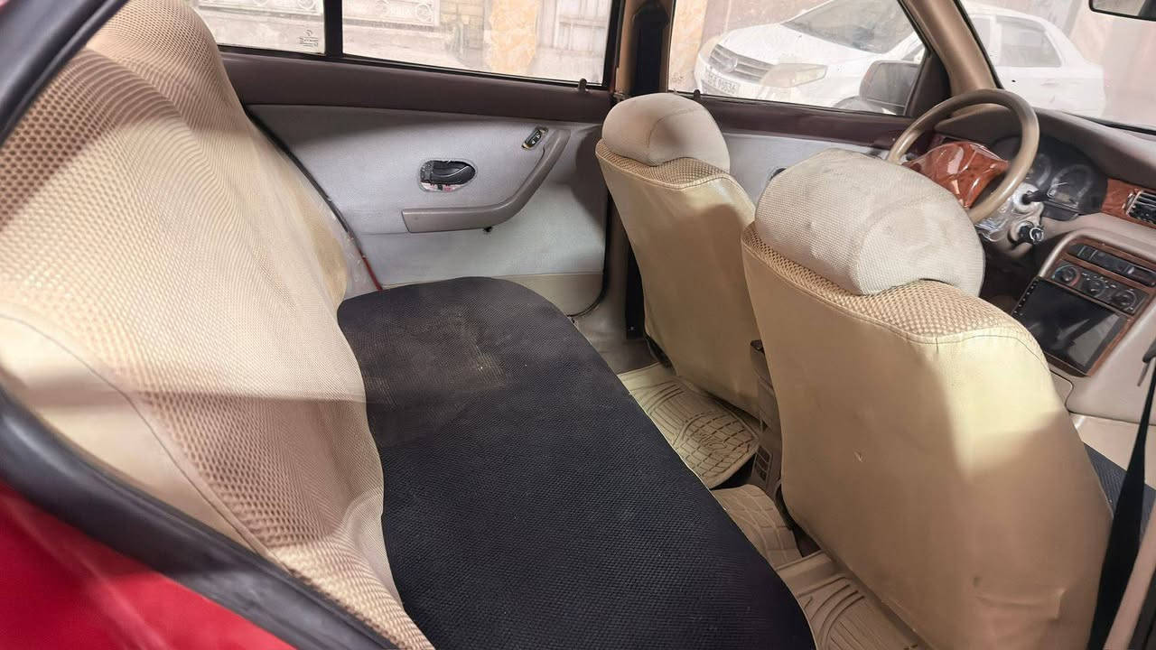 السلام عليكم سمند 2012
ب اسمي مكينه جديدة تخم تايرات بيها صبغ مكاني بغداد 
السعر 40
***********
