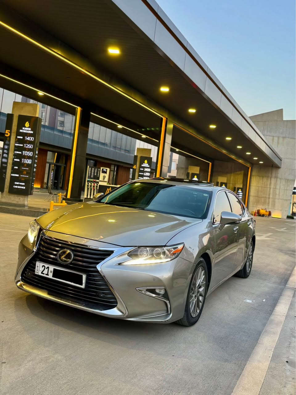 Lexus 2017 ES 350
***********☎️
لێکزز ٢٠١٧ فول مواسەفات 
ناو زەرد - سڵاید - بەسمە - شەخال - حاسەی پێشەوە و دواوە - ڕاداری ئاوێنە - ڕاداری خەتی جادە - کوشن جلد - کوشن سارد و گەرم - سوکان هیتەر - شاشە گەورە - کامێرا  - ماوس - کوشن خەزن میمۆری - کوشن کارەبا - سوکان کارەبا - لایت دەبڵ عەدەسە - لایت لید - لایت ئۆتۆ - تەحدید سورعە - سوکان ڤۆلێۆم - نیزامی لێخوڕینی (ئیکۆ ، نۆرماڵ ، سپۆڕت) - ٤ دەرگا بەسمە .
سەیارەکە یەک پارچەی بۆیاخە بێ ناوگرتن بێ ئێرباگ 
سەنەوی و ڕەقەم و ژینگەی تازەیە 
گێڕ و مەکینە نەکراوەتەوە 
شوێن / سلێمانی 
سعر / ١٩٢$
مۆبایل/*********** السليمانية, العراق
