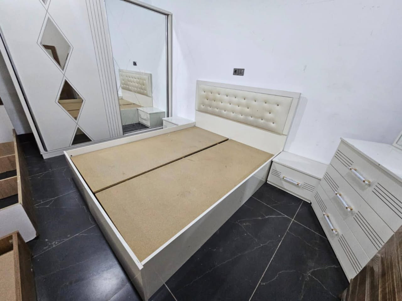 غرفة النوم نضيف مابي عيب شراي تعال خاص


**إذا كنت صاحب هذا الإعلان وتريد حذفه لأي سبب، رجاءا أرسل رسالة إلى الدعم الفني**