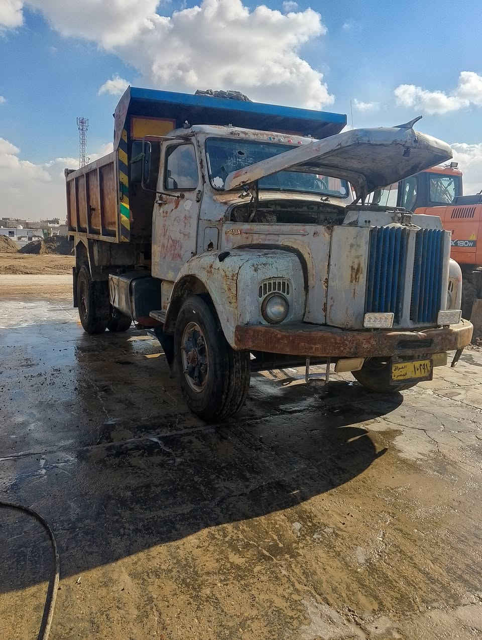 سلام عليكم سكانيه مكينه عادي 111
موديل 81 سنويه ال 27 جديده
بس استلم الوحات 
اكسن ملاكم 
كير ومحرك خير من الله 
بلادي بتره 
عوزهه شويه ترتيبات بصيطه *********** ابو صالح
