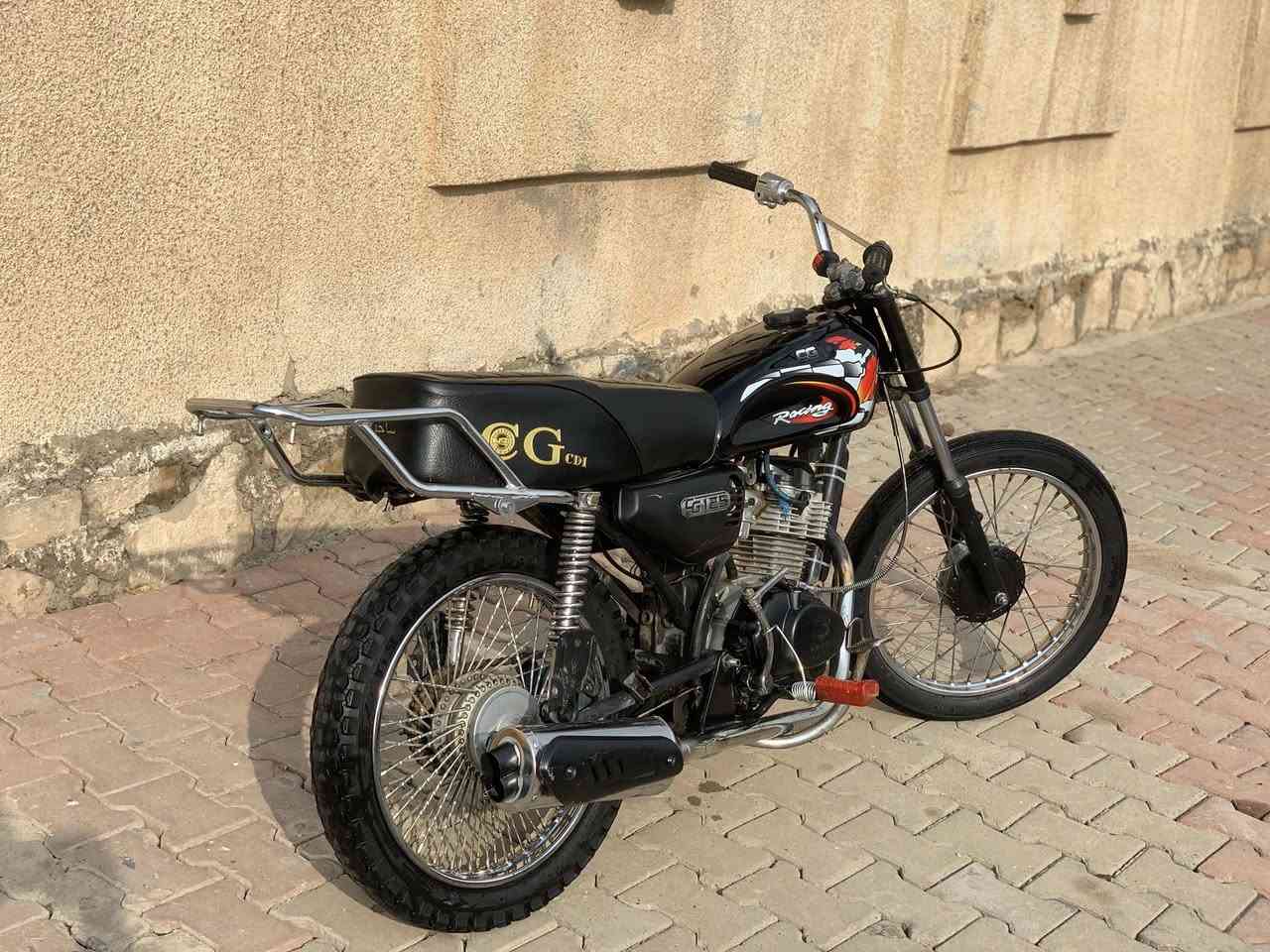 سلام عليكم للبيع ايراني. تايكر. دراجه حيل نضيفه جسم تعمير كامل.  مكينه لاصرف ولا بخار بشرط عقل رياضي صالنصه رياضي كشن جديد تخم  تاير نضيف دراجه حيل نضيفه سعرها ٣٥٠ وبيها مجال شي الي مو شراي لايتعبني


**إذا كنت صاحب هذا الإعلان وتريد حذفه لأي سبب، رجاءا أرسل رسالة إلى الدعم الفني**