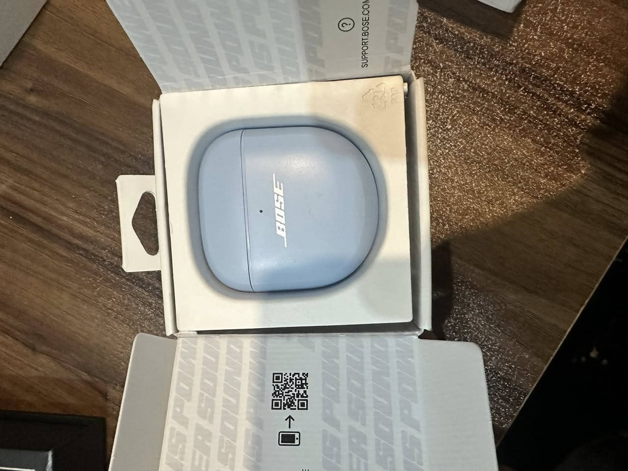 Bose quite comfort ultra
اصلي و شغال، بوكس و لاستكات موجود ، مشكلة ماكو راس ايربود نفس تأشر من صور ،اذا واحد عند ايربود سبير او عاطل هذا يفيدك الانه شغال و كلشي تمام، واحد يريد راسلني خاص


**إذا كنت صاحب هذا الإعلان وتريد حذفه لأي سبب، رجاءا أرسل رسالة إلى الدعم الفني**