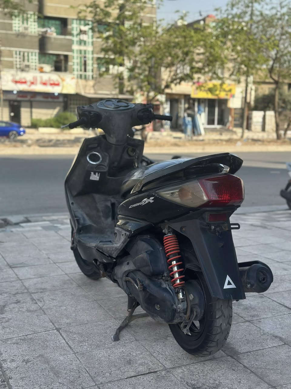 سكنس فحل كفاله عامه رمبه بعدها نايلون كلها شغاله برغي نقص مابيها مكينه ناعمه كلش مكاني بغداد حي *********** 
السعر 600
