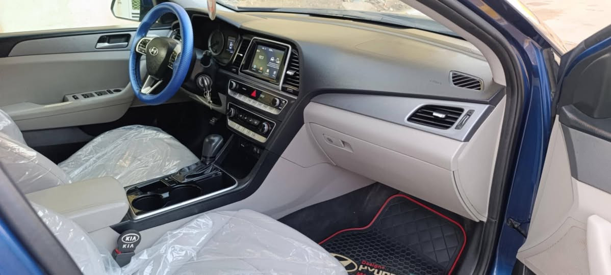 السلام عليكم شباب سوناتا للبيع 
موديل 2019
كلشي موضح بل السونار 
بيع مستعجل 
والشري يتصل
مامتواجد على الفيس 
***********
***********
