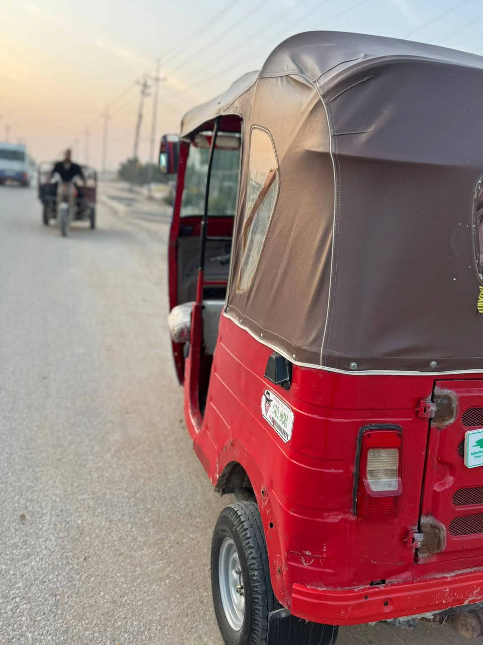 سلام عليكم تكتك للبيع اوراق وهاي كدامك عوزه بس جادر وجاملق تكتك خير من الله شوفه بعيناك المكان طوريج كربلاء ومودل 18بشهر 12 يعني محسوبه 19السعر 4وبيه مجال***********
