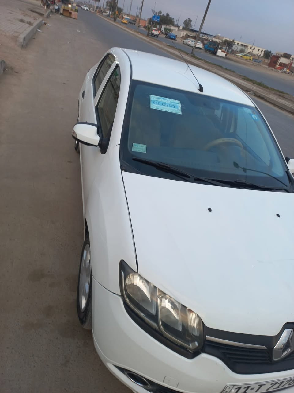 سلام عليكم رينو سنبل مديل 2016  حره رقم نكليزي جديد بيها داير جاملغ خلفي صبغ مكاني بغداد الشعب حي التجار السعر 68 وبيها مجال رقمي ***********
