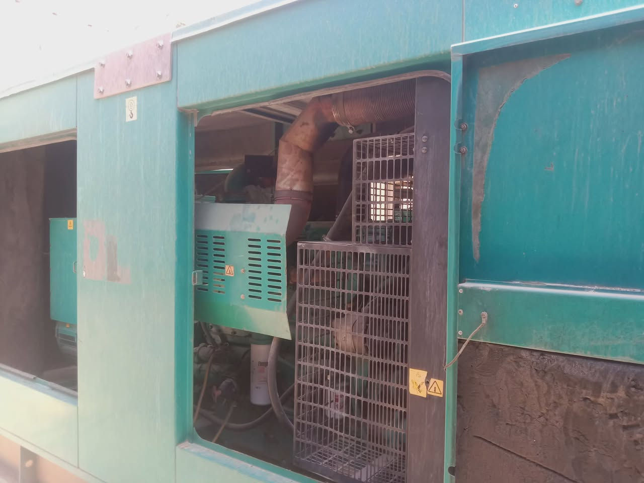 🚨 للبيع مولدة كمنز أصلية Cummins 🚨
✅ الموديل: QSX15-G8✅ القدرة الاحتياطية (Standby): 670 KVA✅ القدرة المستمرة (Prime): 595 KVA✅ كابينة كاتمة للصوت✅ بحالة جيدة وجاهزة للعمل✅ فحص وتجربة متاحة للمشتري✅ البيع على المعاينة الميدانية

📍 الموقع: كربلاء

📞 ***********📞 ***********

🔧 مركز الاعتماد الهندسي لصيانة المولدات ومحركات الديزل

للجادين فقط، المولدة جاهزة للفحص والتشغيل على أرض الواقع.

#مولدة_للبيع #Cummins #QSX15 #670KVA #مولدات_ديزل #كربلاء #العراق
