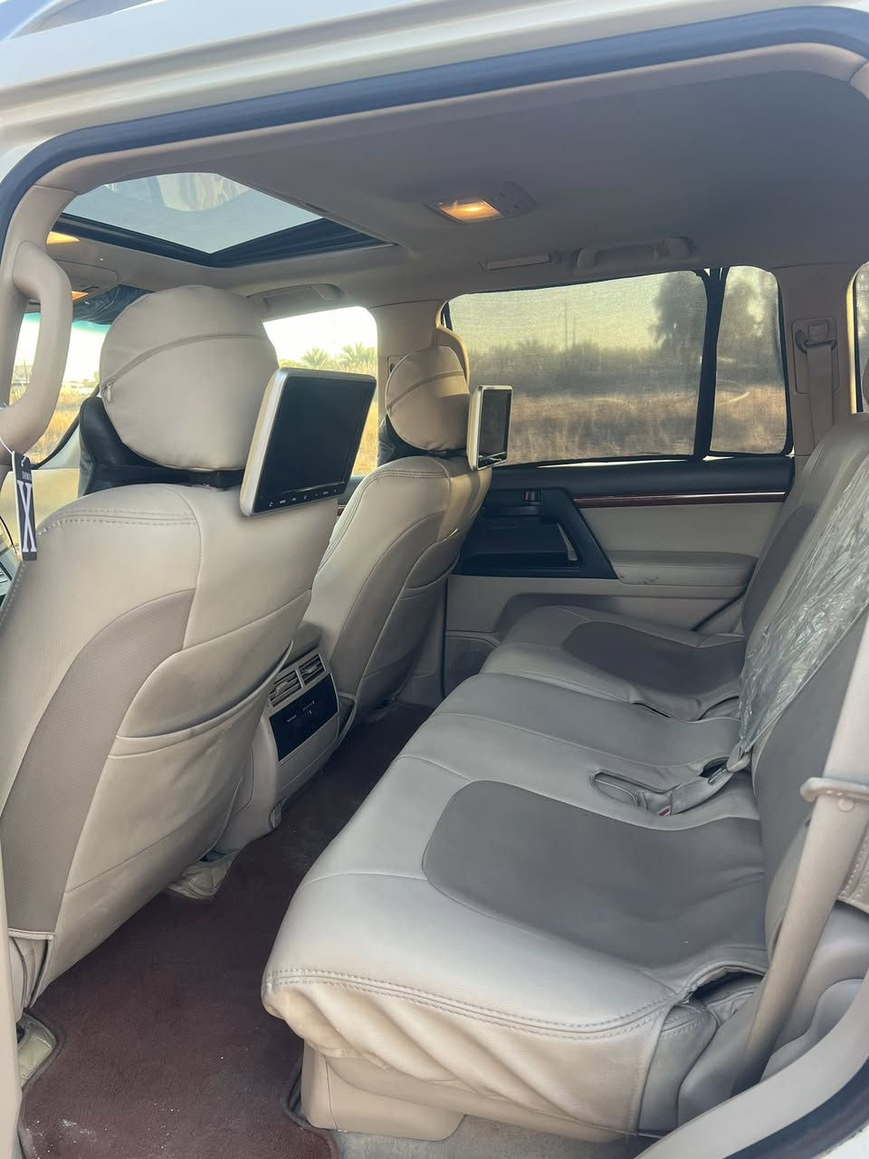 ﷽

لاندكروز (2015) ساز باب اول 
رقم اربيل تحويل ثاني يوم 
 
كفالة عمامة حتة دعاميات عدا بارد في جاملغ المامي اقل من شبر مًوضح بل سونار 

ماشية 136 km
مكان سيارة بغداد 
السعر  (44) 💲الف وبيهة مجال 
للاستفسار  ***********
