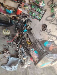 دراجة بوكسر للبيع دراجة مابيها اي شي مكينة زينة مابيها اي شي مشكلتها ب...